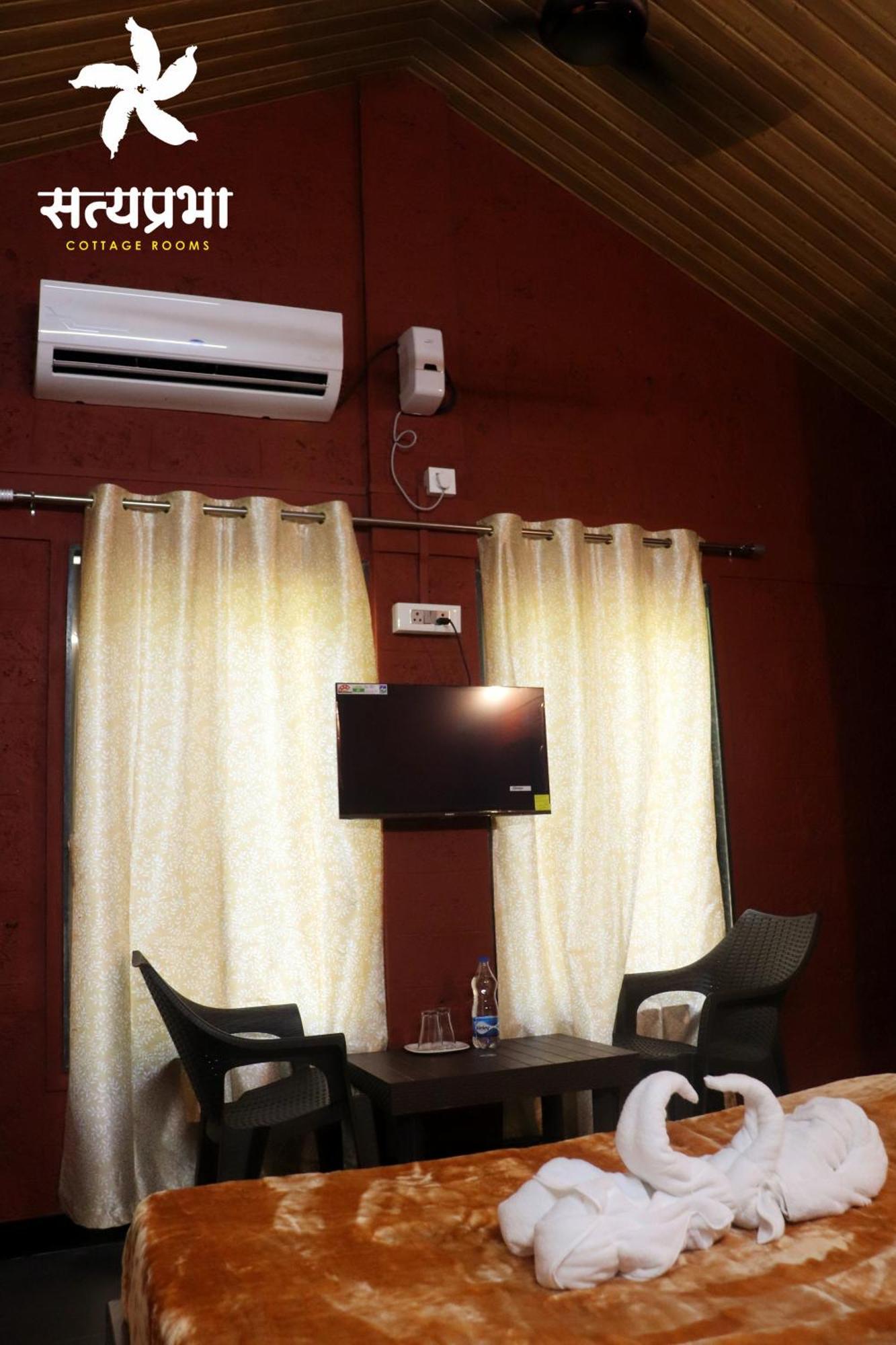Satyaprabha Cottage Rooms Kudal  Екстериор снимка